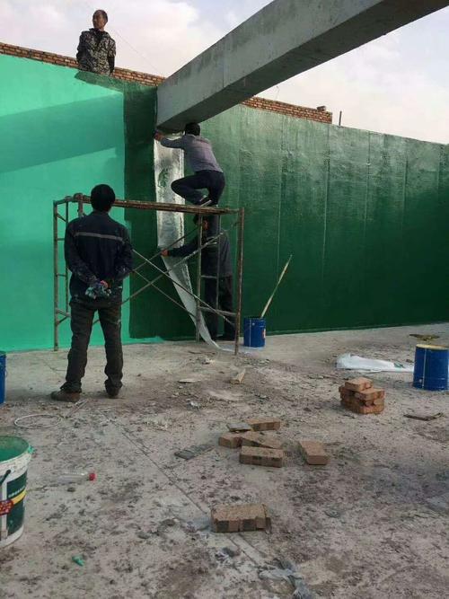 伊宁市针对老旧车间地面普遍存在的起砂、裂缝问题